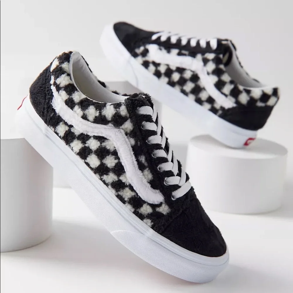 Vans Sherpa Teddy Checkerboard Old Skool Sneakers - Picture 2 of 4